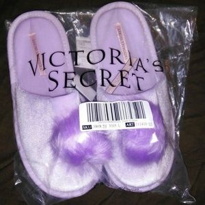 Victoria's Secret Soft Pom Pom Dreamy Slippers 7-8